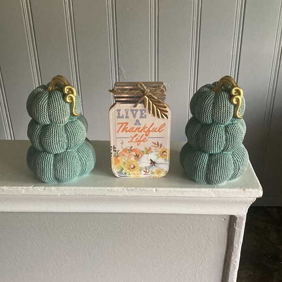 NWT BUNDLE- 2 TRIPLE STACKED TEXTURED AQUA BLUE PUMPKINS GOLD STEMS & WOOD SIGN - Picture 11 of 16